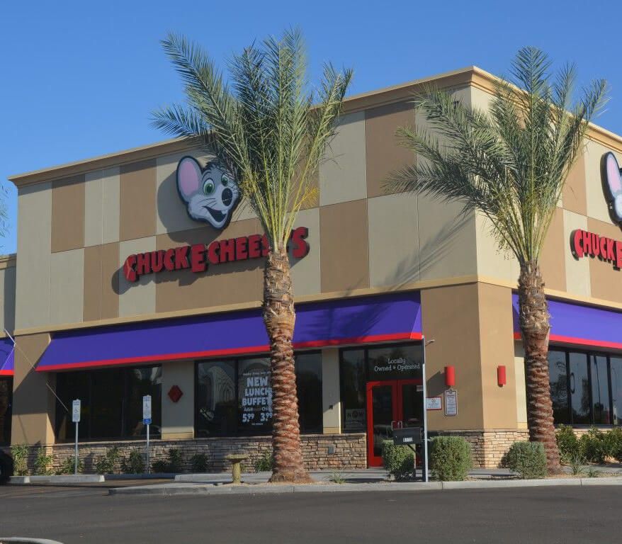 Front view of chuck e cheeses. 